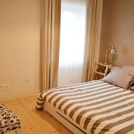منزل ريفي Maison En Pierres Avec Jardin Clos A Coulonges, Animaux Acceptes - Fr-1-653-127 *