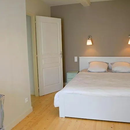 Maison En Pierres Avec Jardin Clos A Coulonges, Animaux Acceptes - Fr-1-653-127