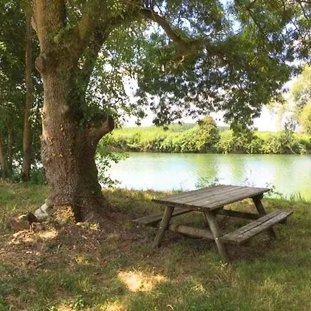 Maison En Pierres Avec Jardin Clos A Coulonges, Animaux Acceptes - Fr-1-653-127 منزل ريفي
