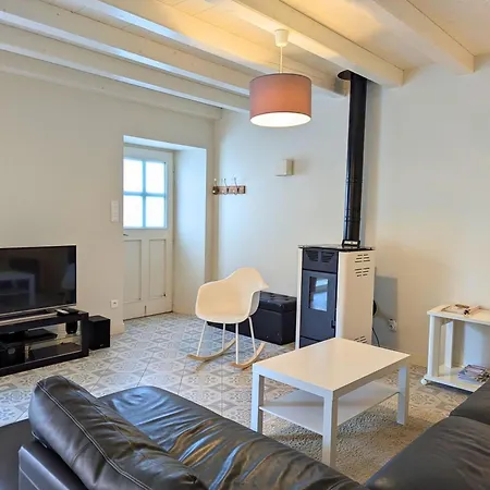 Maison En Pierres Avec Jardin Clos A Coulonges, Animaux Acceptes - Fr-1-653-127 בית כפרי