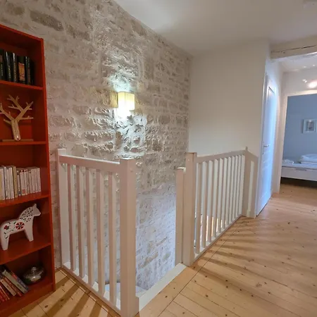 Maison En Pierres Avec Jardin Clos A Coulonges, Animaux Acceptes - Fr-1-653-127 בית כפרי *