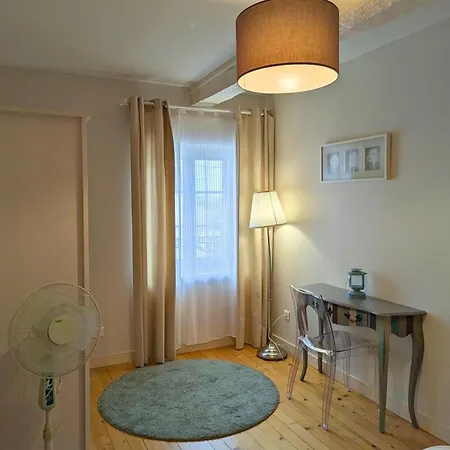 בית כפרי Maison En Pierres Avec Jardin Clos A Coulonges, Animaux Acceptes - Fr-1-653-127 *