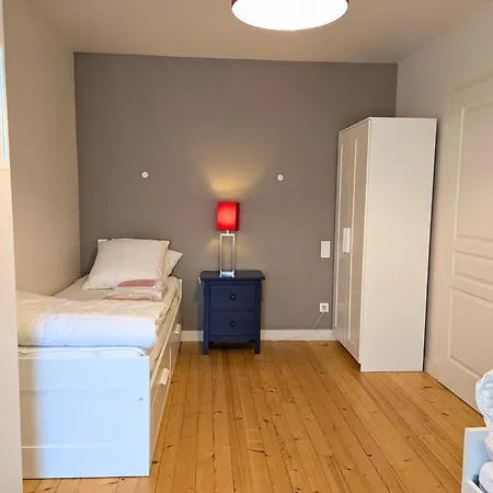 Maison En Pierres Avec Jardin Clos A Coulonges, Animaux Acceptes - Fr-1-653-127 בית כפרי *