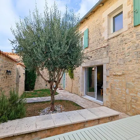 Maison En Pierres Avec Jardin Clos A Coulonges, Animaux Acceptes - Fr-1-653-127
