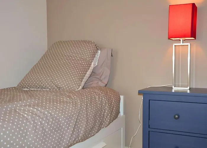 Maison En Pierres Avec Jardin Clos A Coulonges, Animaux Acceptes - Fr-1-653-127 بيت للعطل *